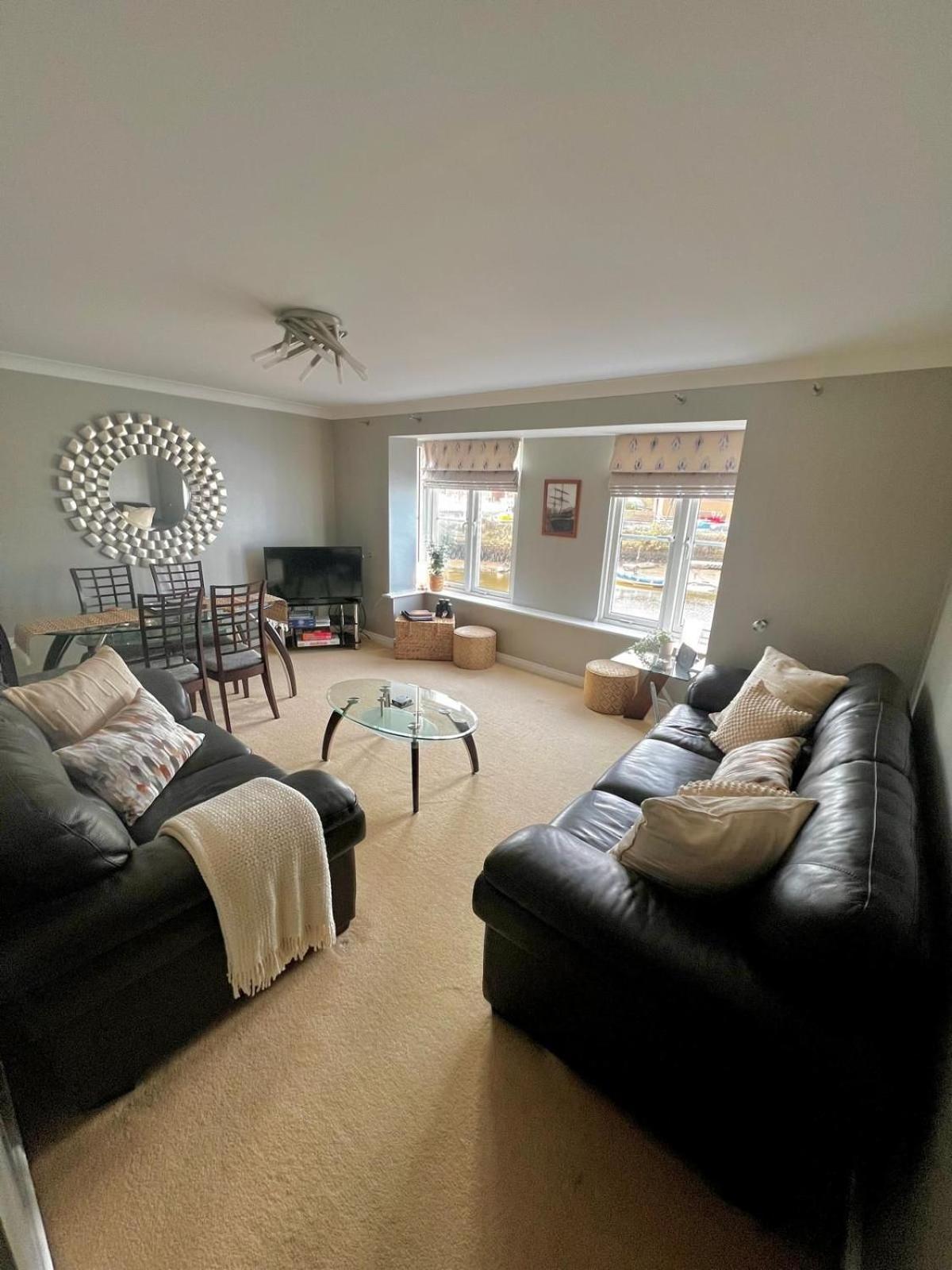 Majestic, Modern & Spacious Harbour-View Apartment With Parking Whitby Exteriér fotografie